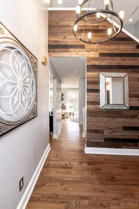 Entry Way - 9787 Troon Ct, Blue Ash, OH 45241 photo 4 of 6
