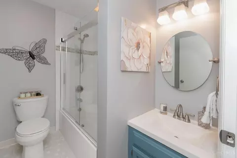 Bath - 9787 Troon Ct, Blue Ash, OH 45241 photo 2 of 7