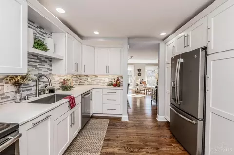 Kitchen - 9787 Troon Ct, Blue Ash, OH 45241 photo 6 of 7