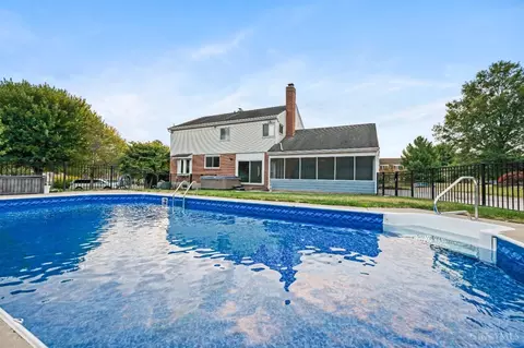 544 Common Wealth Dr, Cincinnati, OH 45244 photo 3