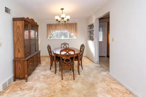 587 Covedale Ave, Cincinnati, OH 45238 photo 8