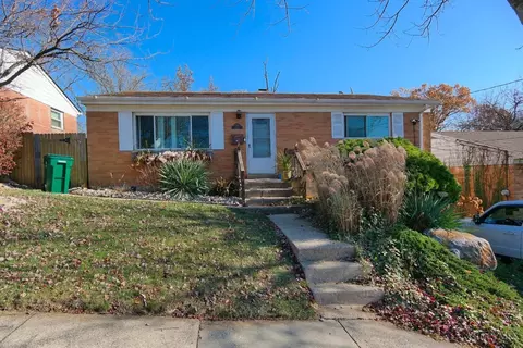 3032 Aquadale Ln, Cincinnati, OH 45211