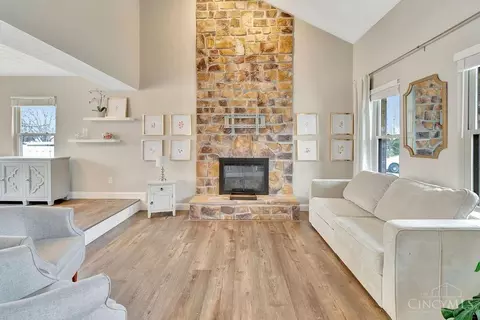 7971 Timberbreak Dr, Cincinnati, OH 45249 photo 3