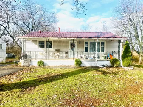 529 Howard St, Sabina, OH 45169
