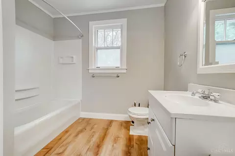 Bath - 76 De Camp Ave, Cincinnati, OH 45216 photo 1 of 2