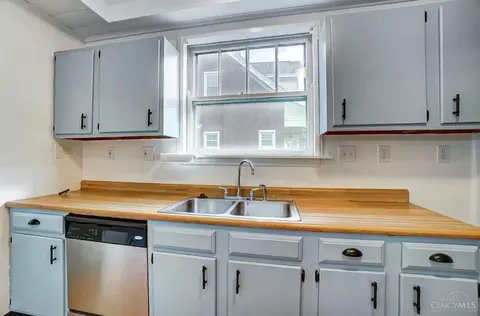 Kitchen - 76 De Camp Ave, Cincinnati, OH 45216 photo 2 of 2