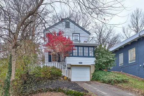 3957 Paxton Ave, Cincinnati, OH 45209