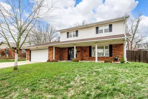 275 Woodlawn Dr, Fairborn, OH 45324