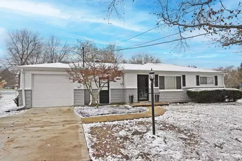 8950 Butler Warren Rd, Mason, OH 45040