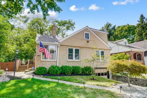 3447 Oakview Pl, Cincinnati, OH 45209