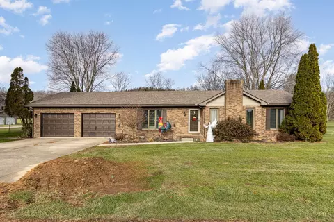 904 Linda Vista Dr, Manchester, OH 45144