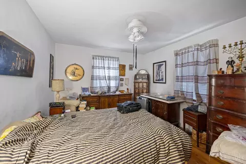 Bedroom - 2722 River Rd, Cincinnati, OH 45204 photo 1 of 2