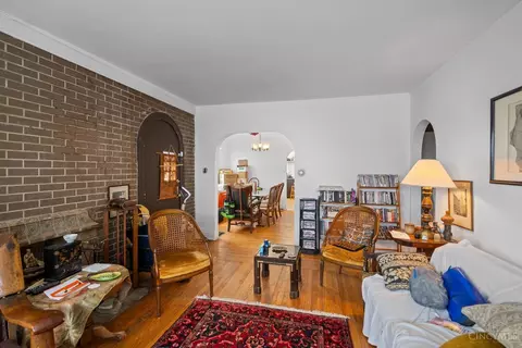 Living - 2722 River Rd, Cincinnati, OH 45204 photo 2 of 2
