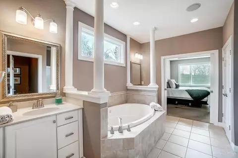 8235 Hamptonshire Dr, Cleves, OH 45002 photo 27