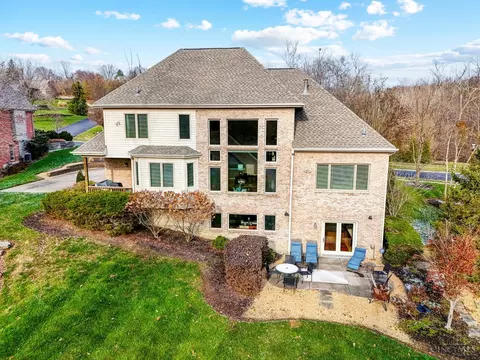 8235 Hamptonshire Dr, Cleves, OH 45002 photo 3