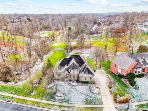 8235 Hamptonshire Dr, Cleves, OH 45002 photo 2