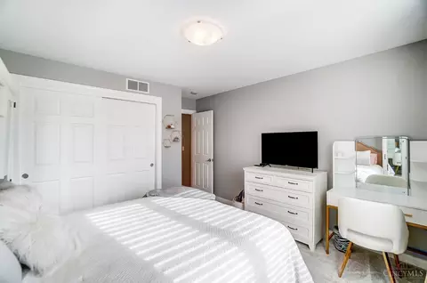 8235 Hamptonshire Dr, Cleves, OH 45002 photo 38