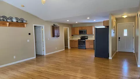 521 Mill St, Blanchester, OH 45107 photo 3