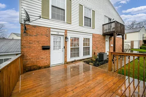 12 Sunnyside Dr, Fairfield, OH 45014