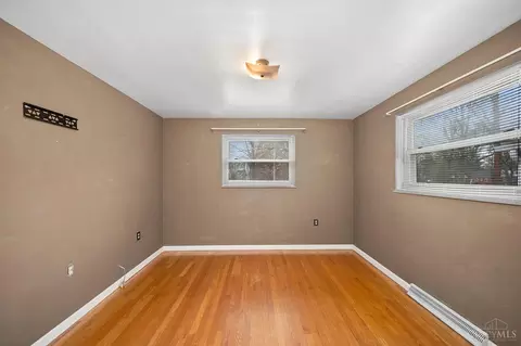 Bedroom - 4572 Hunt Rd, Blue Ash, OH 45242 photo 6 of 6