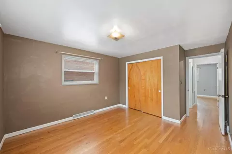 Bedroom - 4572 Hunt Rd, Blue Ash, OH 45242 photo 4 of 6