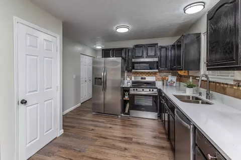 Kitchen - 904 Main St, Monroe, OH 45050 photo 2 of 2