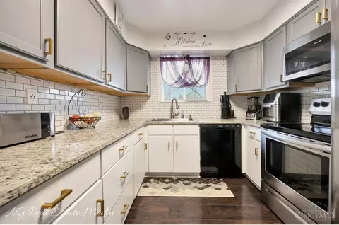 Kitchen - 11588 Gerity Ct, Forest Park, OH 45240 photo 3 of 3