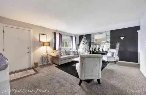Living - 11588 Gerity Ct, Forest Park, OH 45240 photo 2 of 2