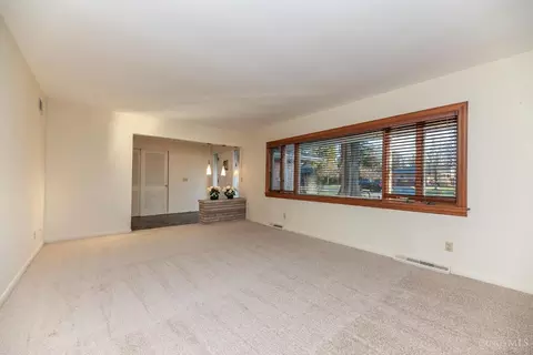 1068 Spruceglen Dr, Cincinnati, OH 45224 photo 6