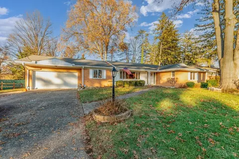 1068 Spruceglen Dr, Cincinnati, OH 45224