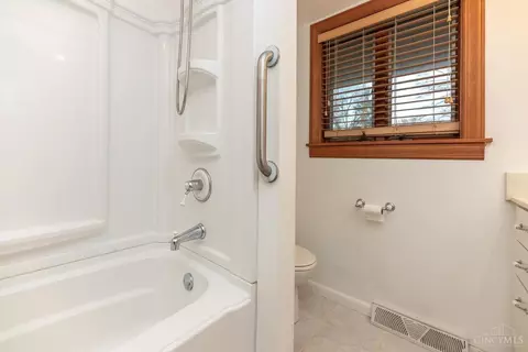 1068 Spruceglen Dr, Cincinnati, OH 45224 photo 27