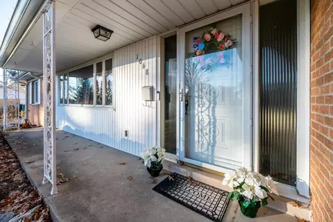 1068 Spruceglen Dr, Cincinnati, OH 45224 photo 3