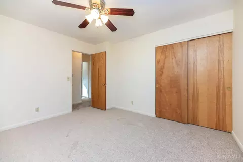 1068 Spruceglen Dr, Cincinnati, OH 45224 photo 23