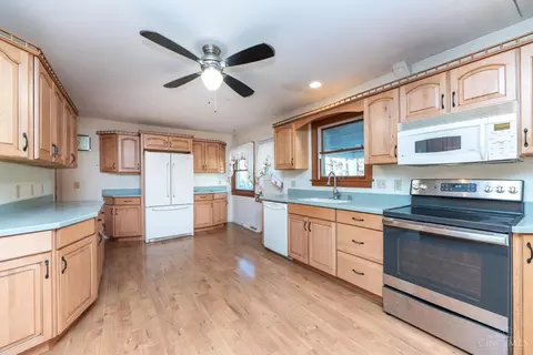 1068 Spruceglen Dr, Cincinnati, OH 45224 photo 14