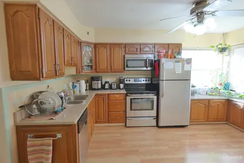Kitchen - 5271 Willnet Dr, Cincinnati, OH 45238 photo 1 of 3