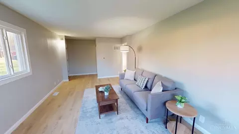 8695 Neptune Dr, Cincinnati, OH 45231 photo 3