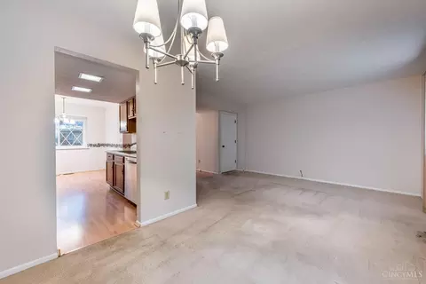509 Halifax Cir, Cincinnati, OH 45244 photo 4
