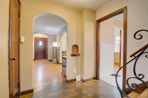 Entry Way - 3083 Neisel Ave, Cincinnati, OH 45248 photo 1 of 3