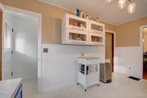 Kitchen - 3083 Neisel Ave, Cincinnati, OH 45248 photo 4 of 4