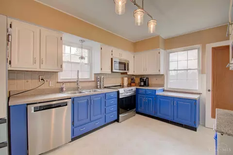 Kitchen - 3083 Neisel Ave, Cincinnati, OH 45248 photo 3 of 4