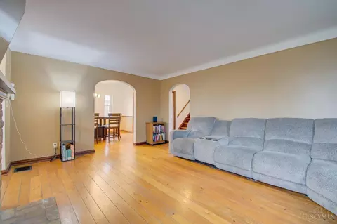 Living - 3083 Neisel Ave, Cincinnati, OH 45248 photo 3 of 3