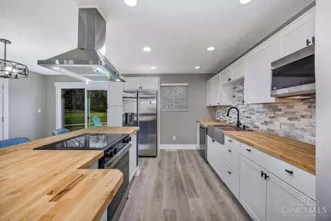 Kitchen - 1341 Meredith Dr, Cincinnati, OH 45231 photo 2 of 3