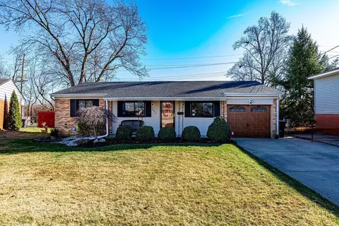 2471 Chesterhill Dr, Cincinnati, OH 45231