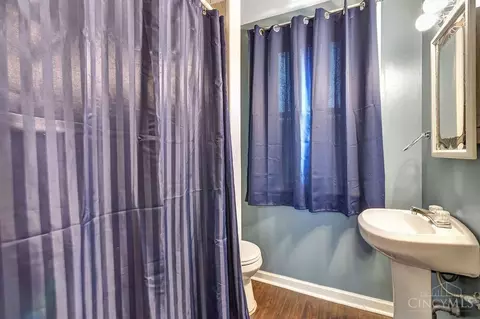 Bath - 552 Considine Ave, Cincinnati, OH 45205 photo 1 of 1