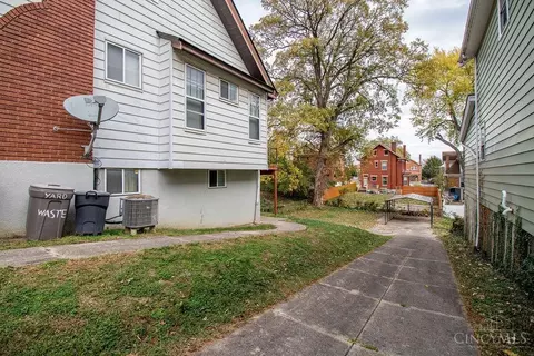 Exterior - 552 Considine Ave, Cincinnati, OH 45205 photo 8 of 11