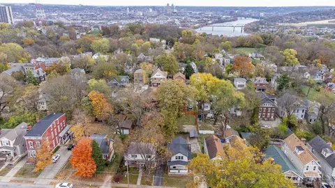 View/Area - 552 Considine Ave, Cincinnati, OH 45205 photo 2 of 14
