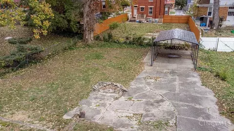 Exterior - 552 Considine Ave, Cincinnati, OH 45205 photo 6 of 11