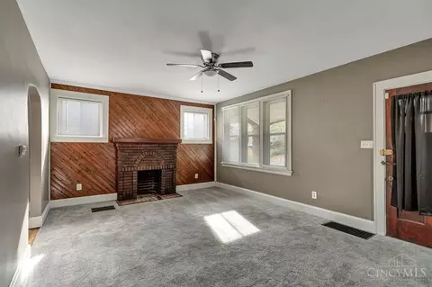 Living - 552 Considine Ave, Cincinnati, OH 45205 photo 1 of 6