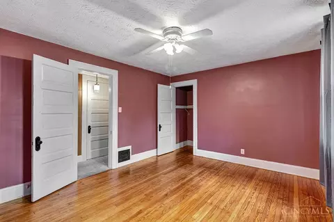 Bedroom - 552 Considine Ave, Cincinnati, OH 45205 photo 6 of 7