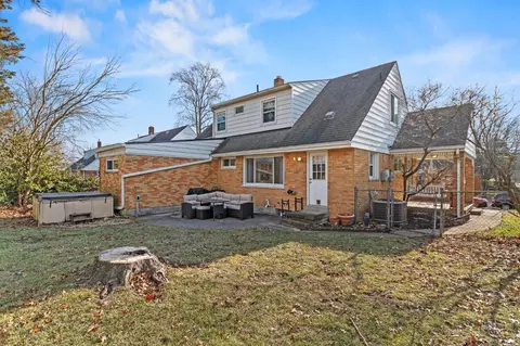 Exterior - 405 Ingram Rd, Greenhills, OH 45218 photo 3 of 4